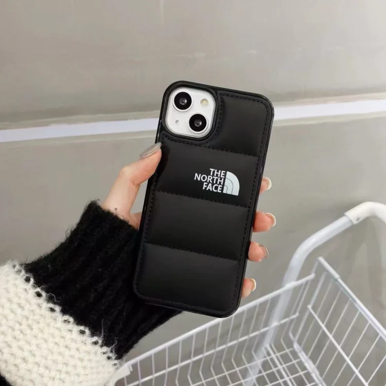 Carcasa para iPhone The North Face negra acolchada